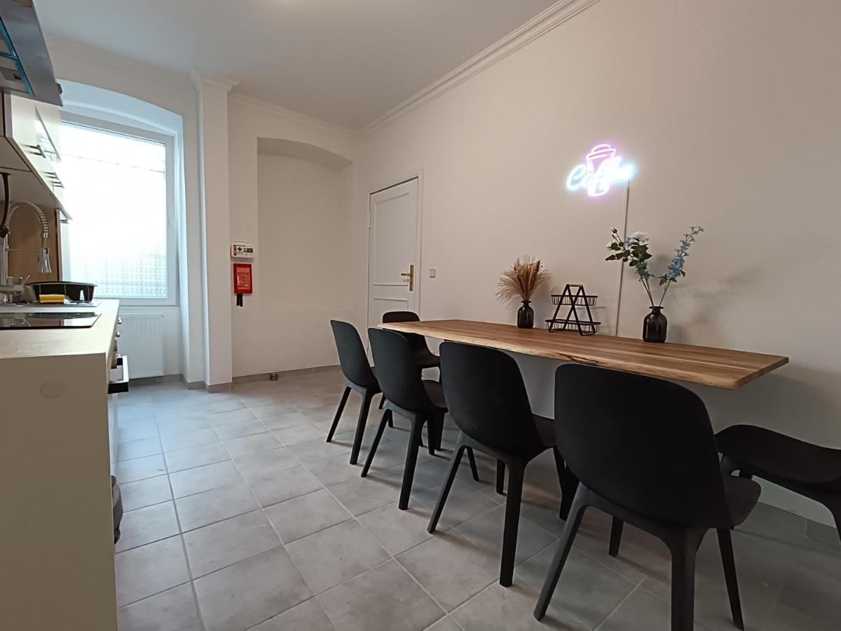 2 Bedroom In Kreuzberg Appartamento Berlino