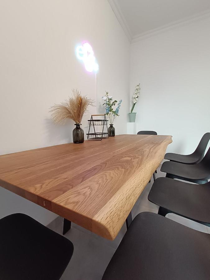 2 Bedroom In Kreuzberg Appartamento